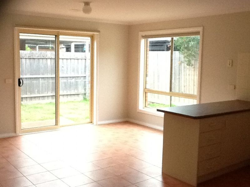 1/30 Allwyn Crescent, Mill Park VIC 3082
