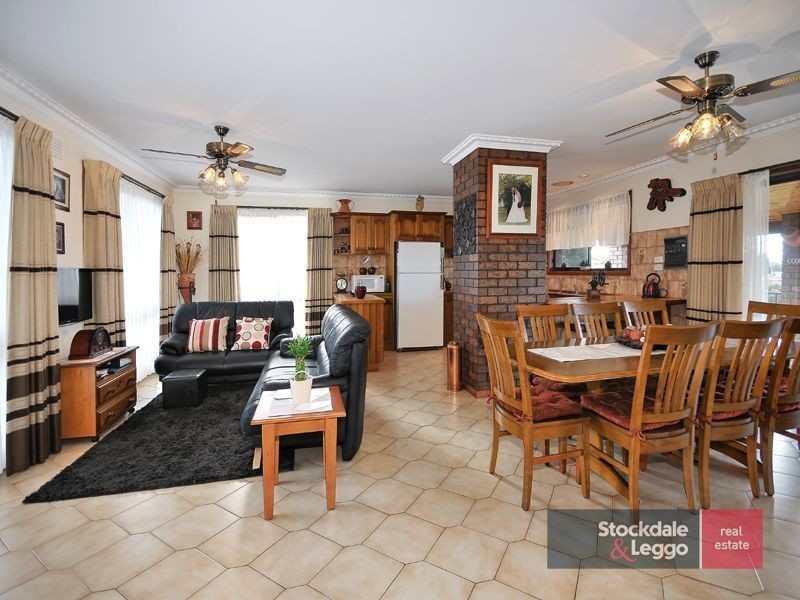 12 Homestead Place, Mill Park VIC 3082