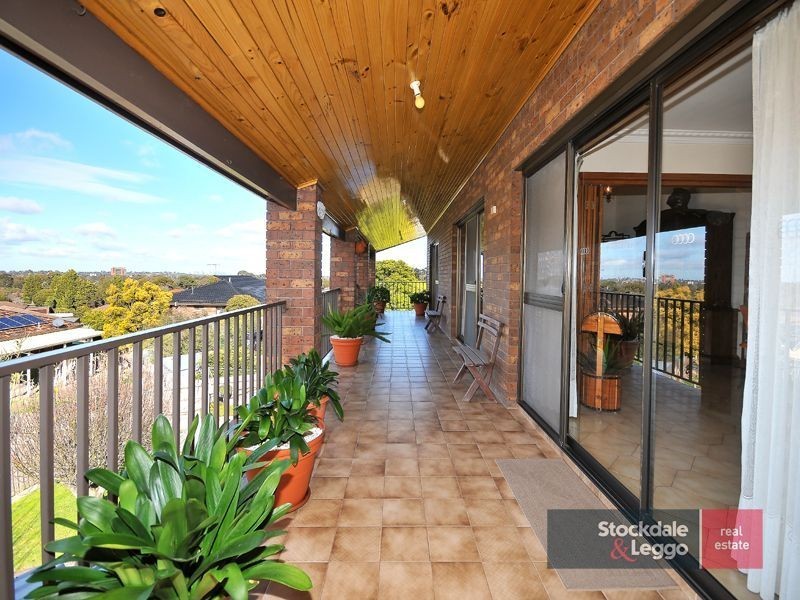 12 Homestead Place, Mill Park VIC 3082