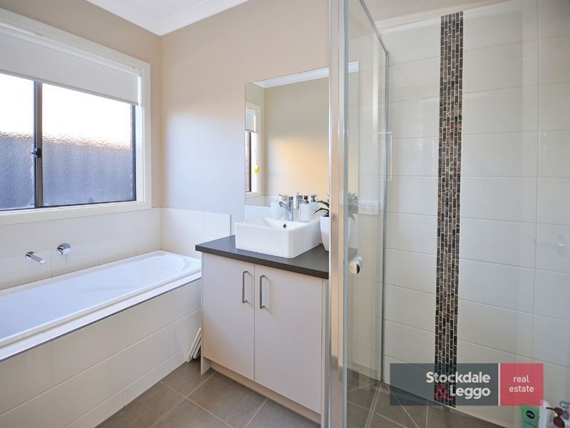 13 Saltlake Boulevard, Wollert VIC 3750