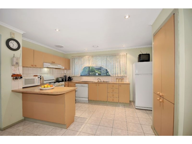 8 Trotting Place, Epping VIC 3076