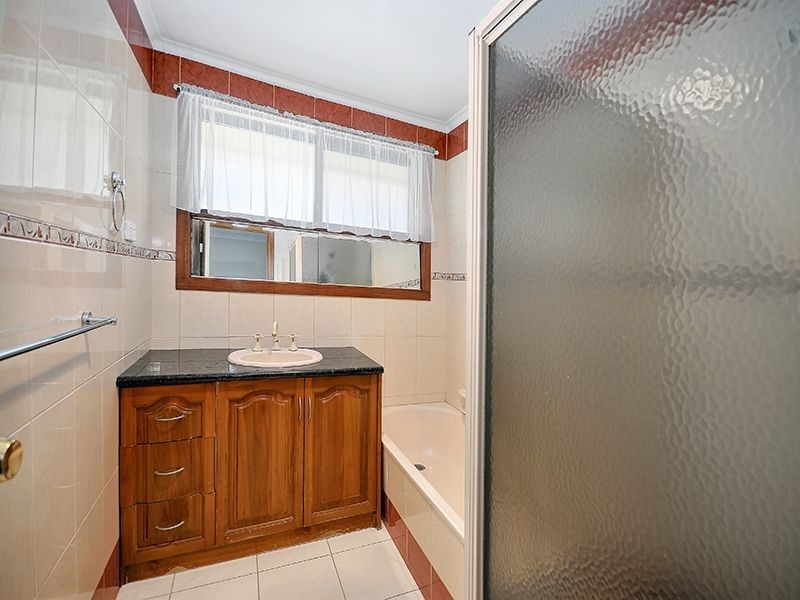 21 Kathryn Avenue, Lalor VIC 3075