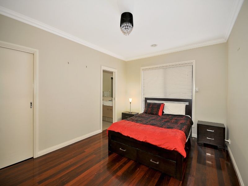 77A Peppercorn Parade, Epping VIC 3076