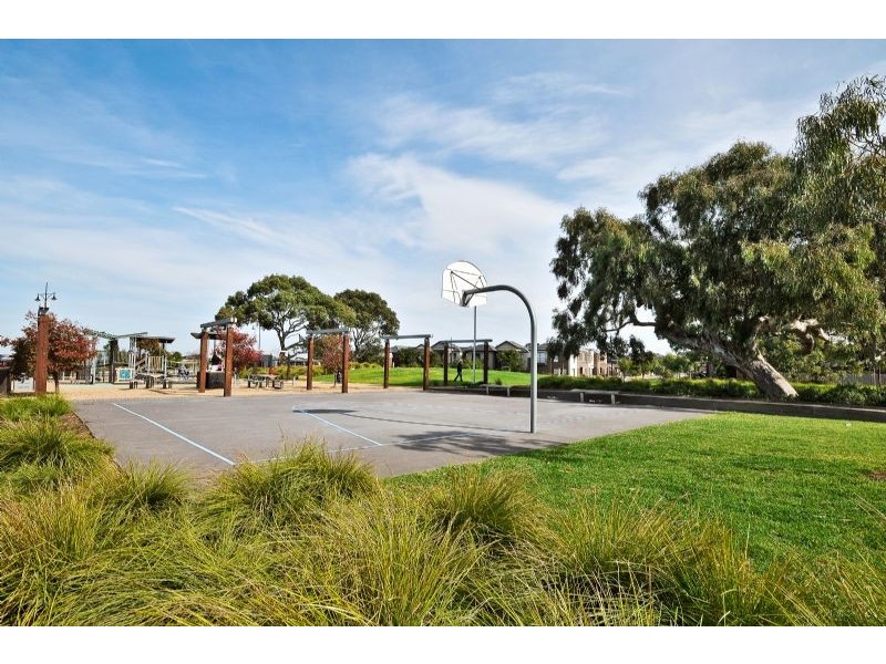 Dwelling 2 Malcolm Walk, Epping VIC 3076