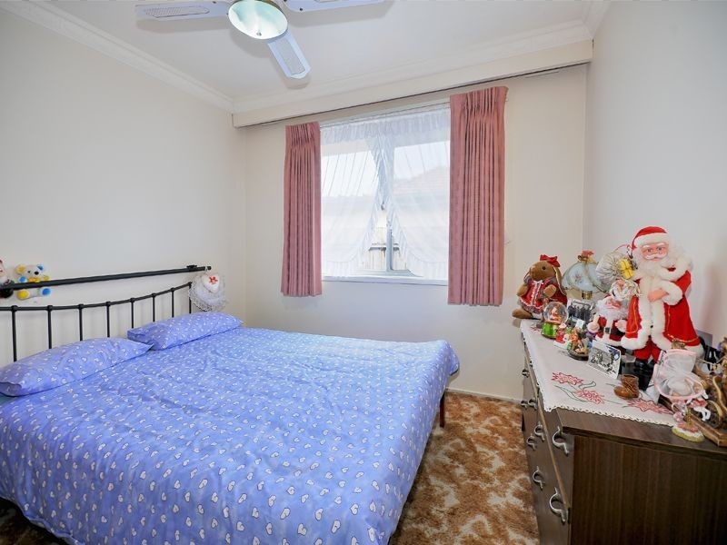 8 Bates Avenue, Thomastown VIC 3074