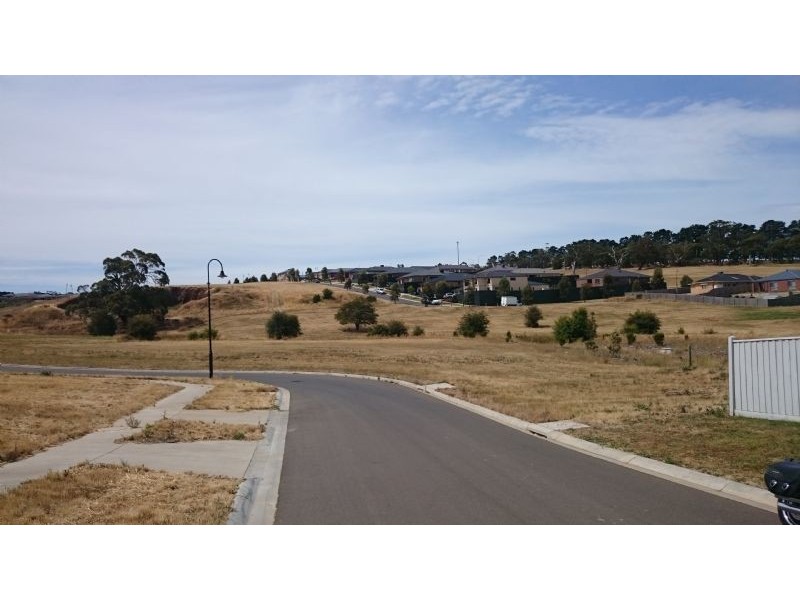 14 Grevillea Court, Wallan VIC 3756