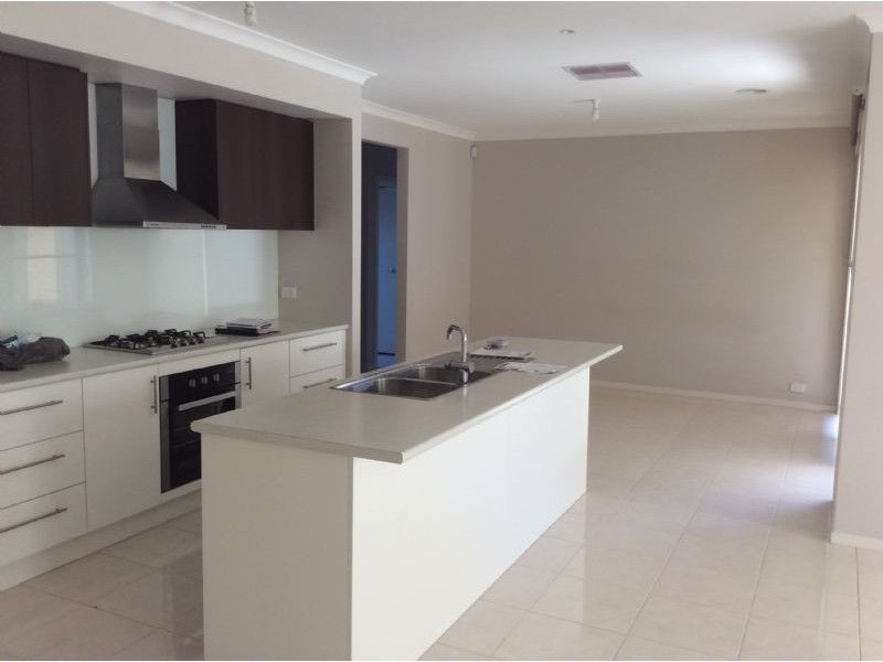 21 Cloverfield Crescent, Wollert VIC 3750