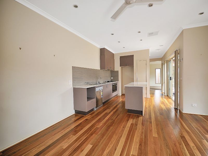 12 Broadleaf Drive, Epping VIC 3076