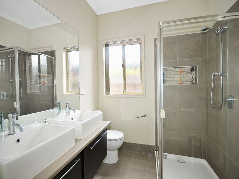 12 Broadleaf Drive, Epping VIC 3076