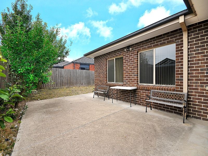12 Broadleaf Drive, Epping VIC 3076