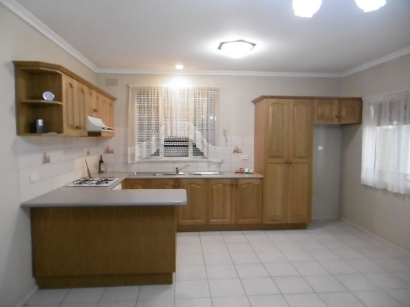 38 Alexander Avenue, Thomastown VIC 3074