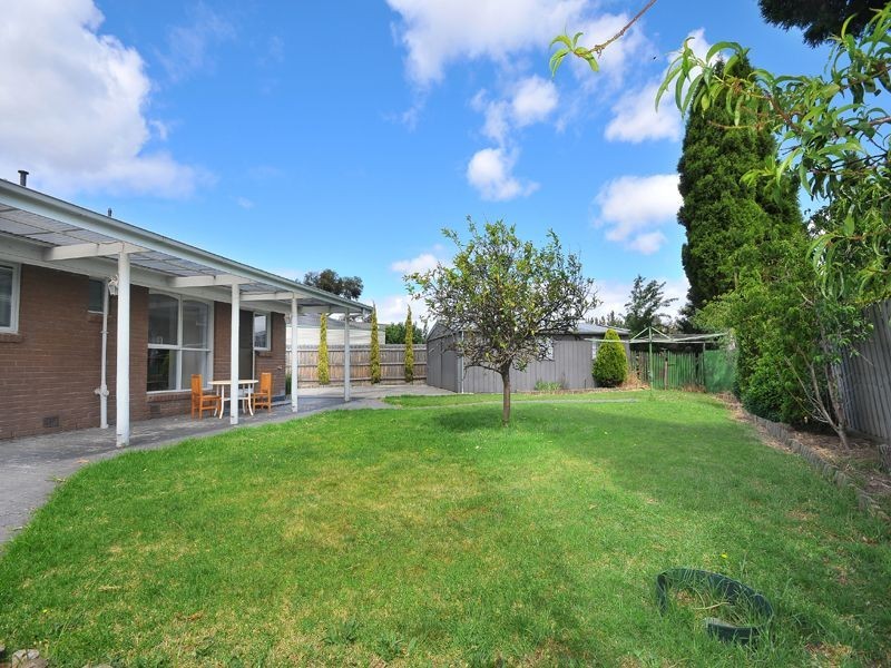 9 Pinnacle Court, Lalor VIC 3075