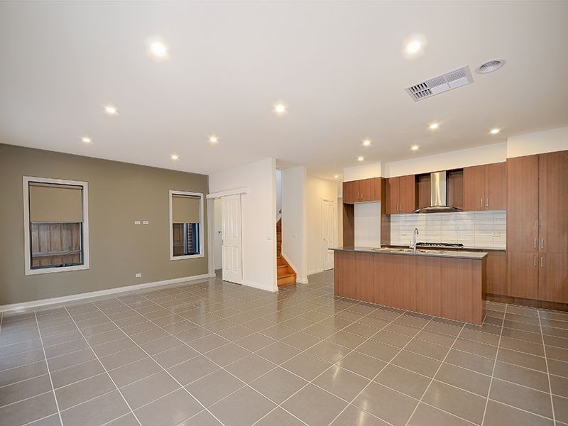 14 Riverside Drive, South Morang VIC 3752