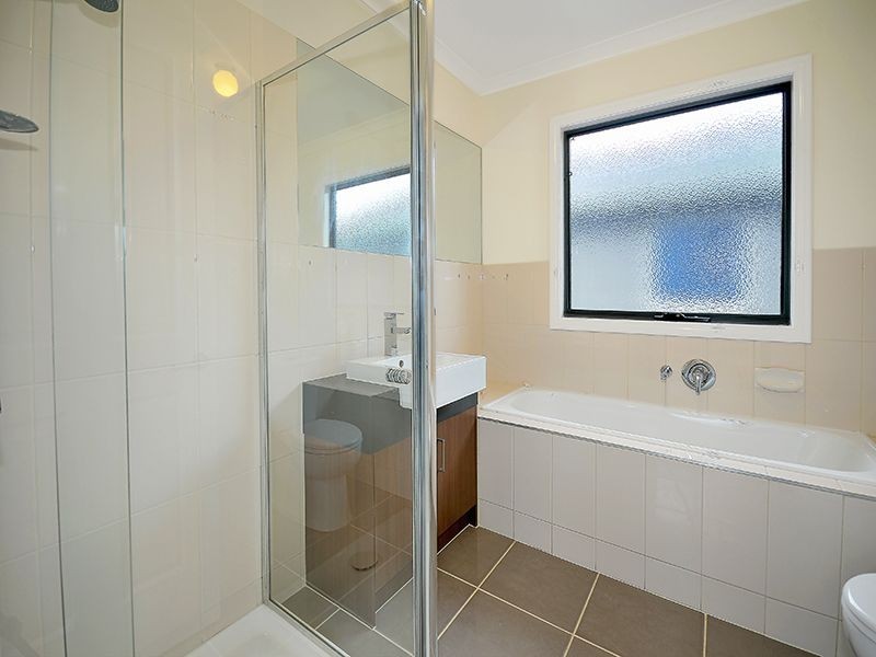 14 Riverside Drive, South Morang VIC 3752
