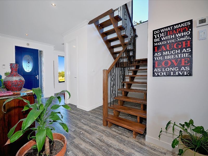8 Weerona Parkway, Wollert VIC 3750