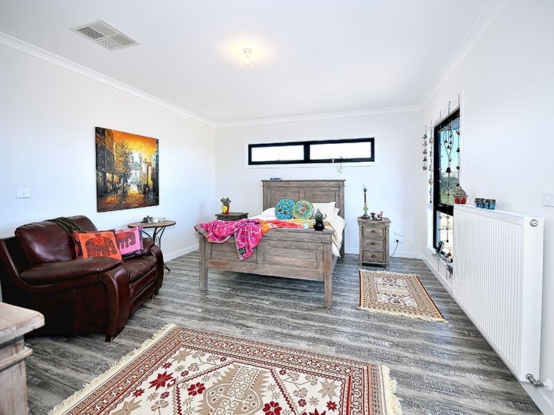 8 Weerona Parkway, Wollert VIC 3750