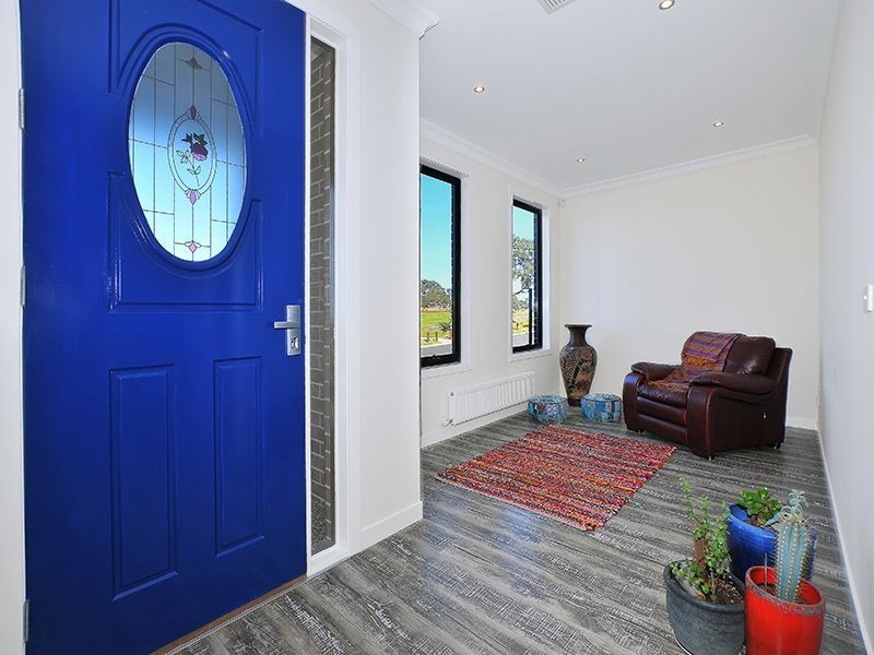 8 Weerona Parkway, Wollert VIC 3750
