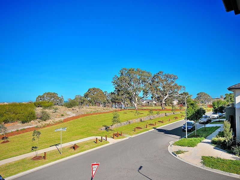 8 Weerona Parkway, Wollert VIC 3750