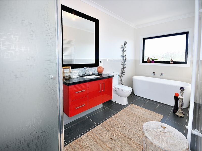 8 Weerona Parkway, Wollert VIC 3750