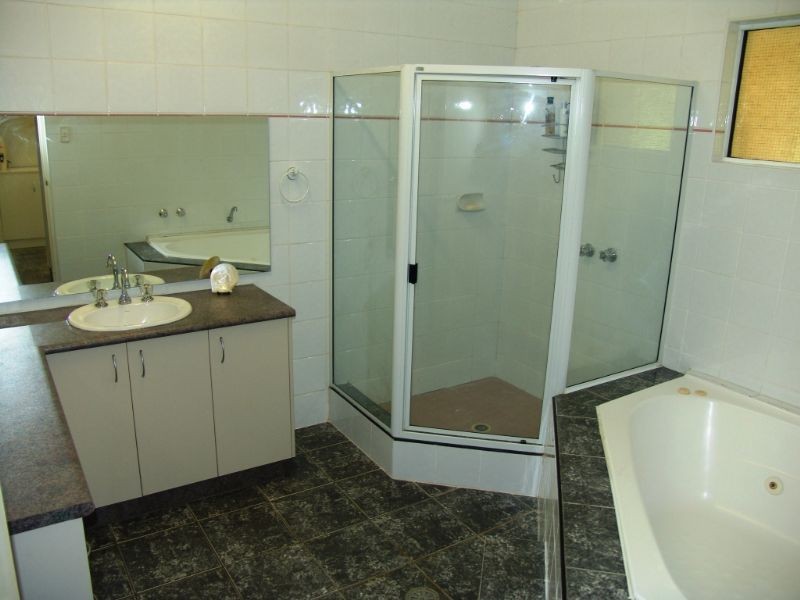 Rosebery NT 0832
