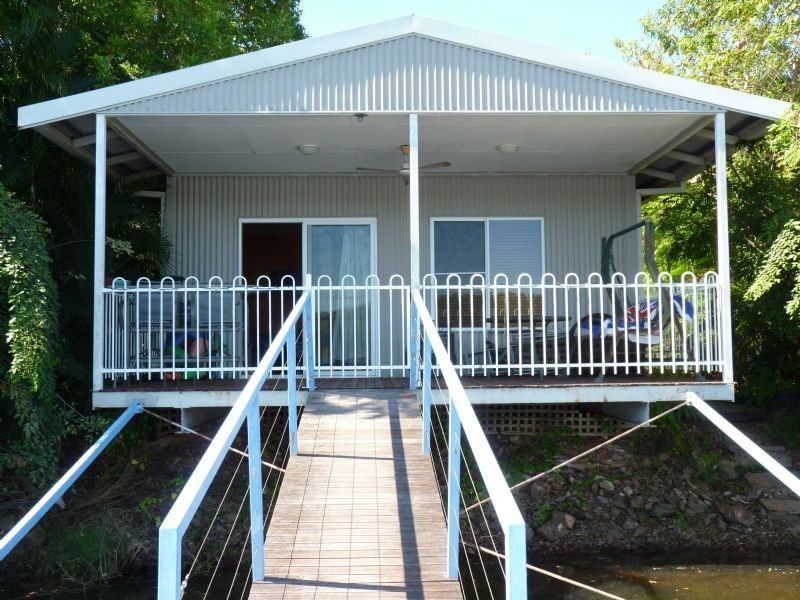 Lake Bennett NT 0822