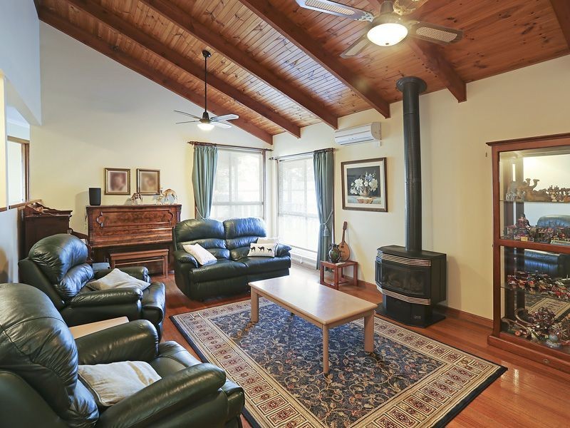 432 Elaine-Morrisons Road, Morrisons VIC 3334