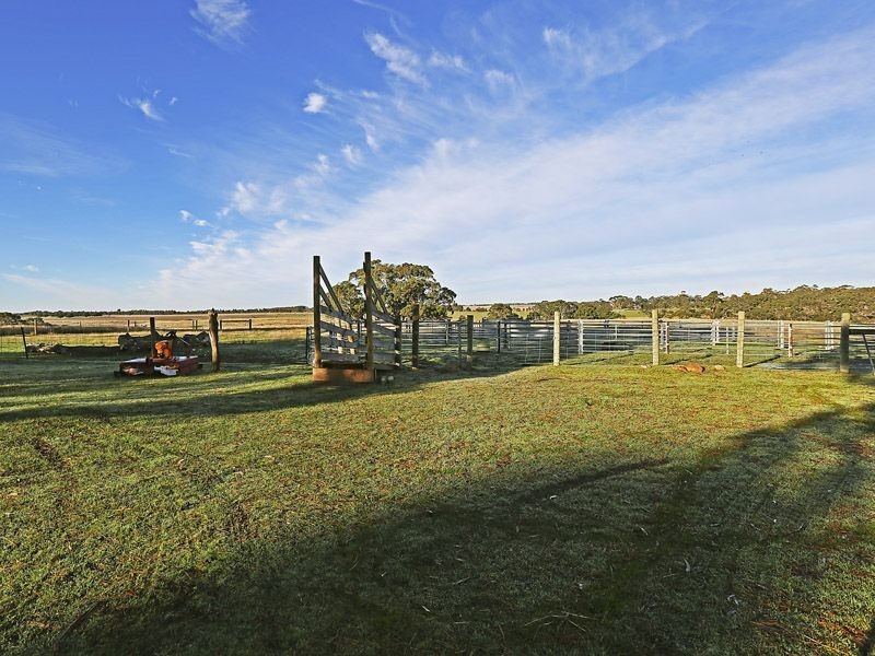 432 Elaine-Morrisons Road, Morrisons VIC 3334