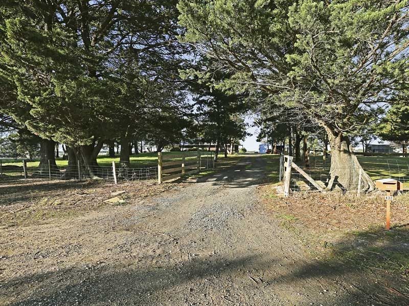 432 Elaine-Morrisons Road, Morrisons VIC 3334