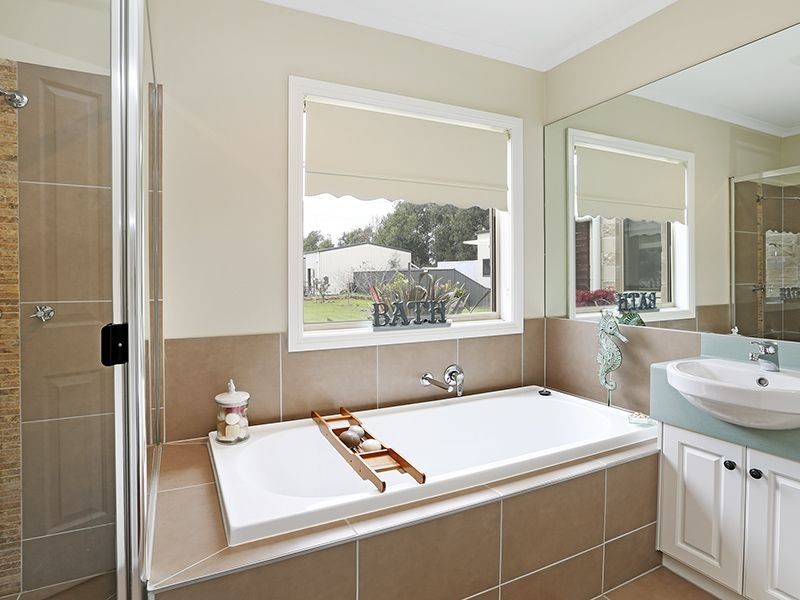 43 Marrabah Crescent, Teesdale VIC 3328