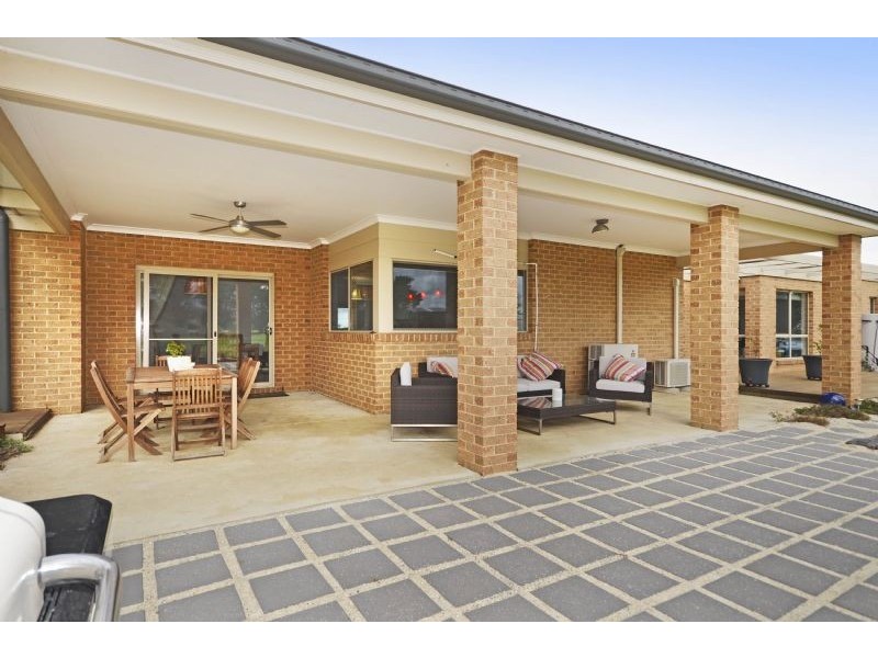 29 Warwick Way, Bannockburn VIC 3331