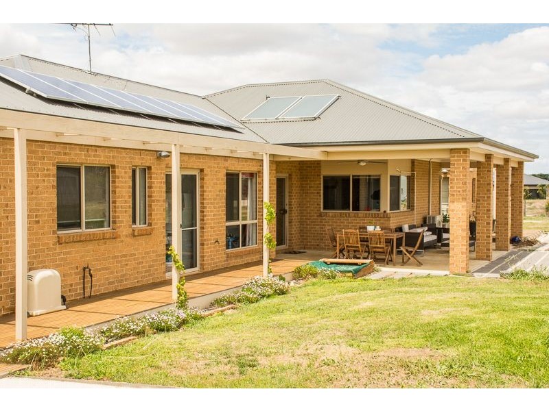 29 Warwick Way, Bannockburn VIC 3331