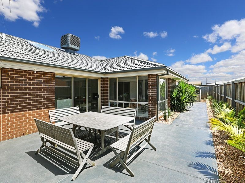 27 Dardel Drive, Bannockburn VIC 3331