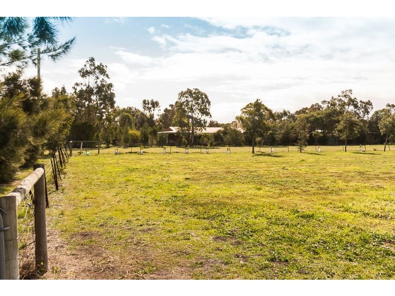 31 CA 10 Sutherland Street, Lethbridge VIC 3332