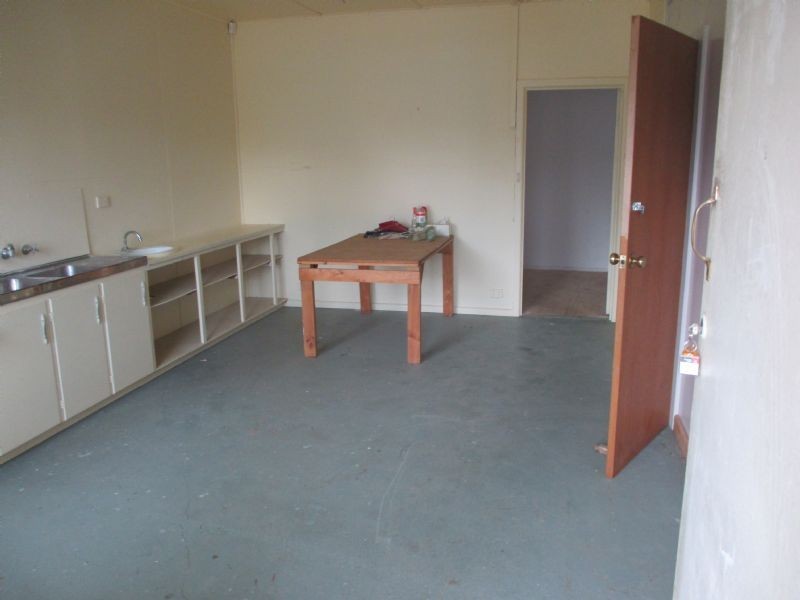 Shop: 44 Staughton Street, Meredith VIC 3333