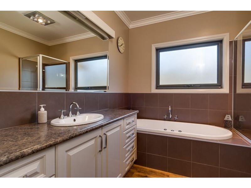 190 English Road, Bannockburn VIC 3331