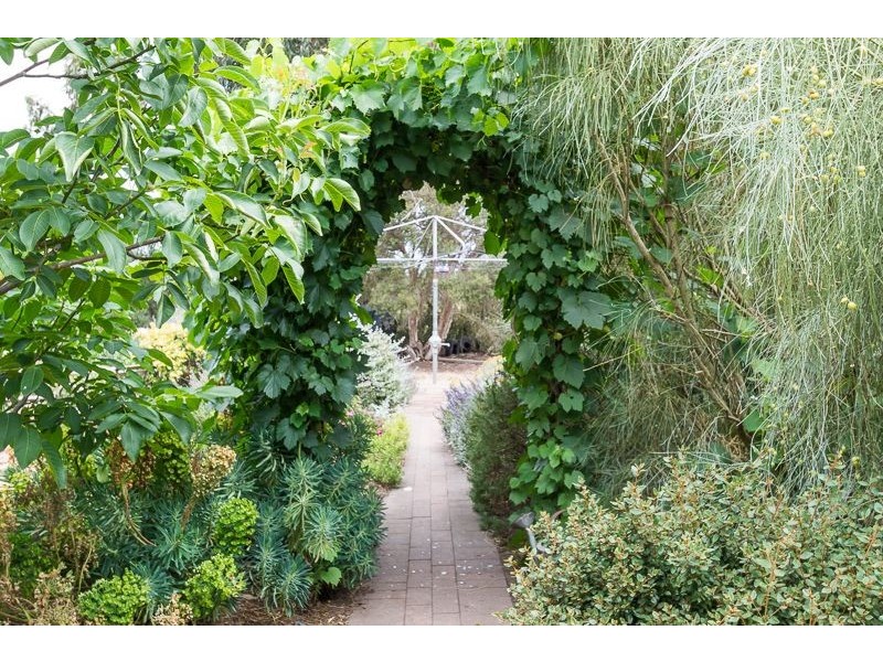 1043 Bannockburn – Shelford Road, Teesdale VIC 3328