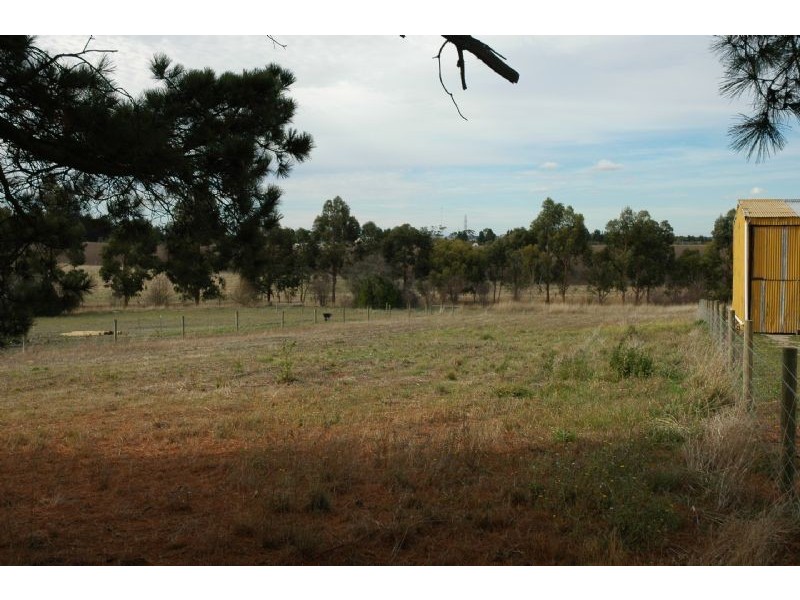 8 Ballan-Meredith Road, Meredith VIC 3333