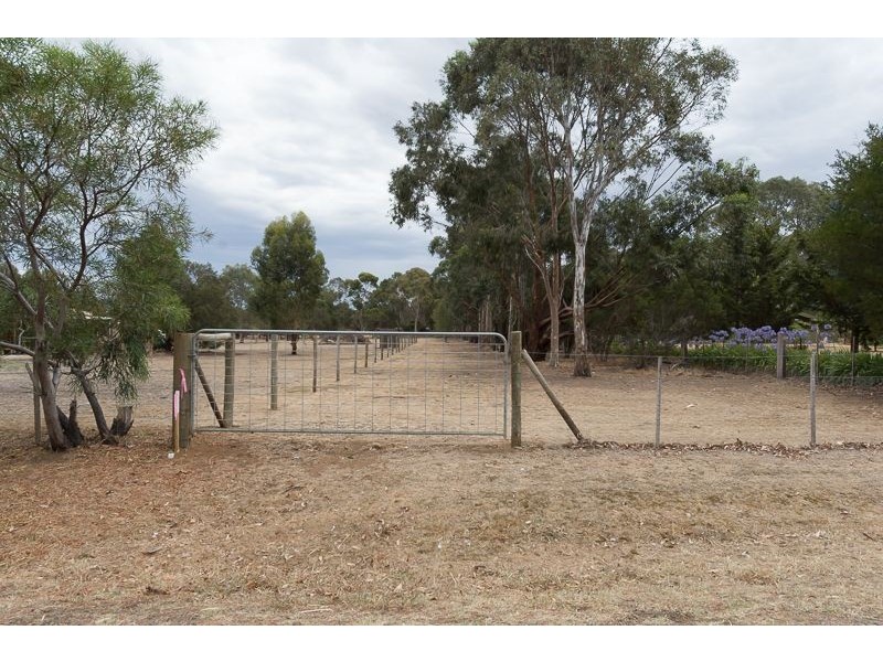 24 Mercer Street, Teesdale VIC 3328