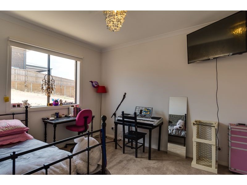 32 Willowbrae Way, Bannockburn VIC 3331