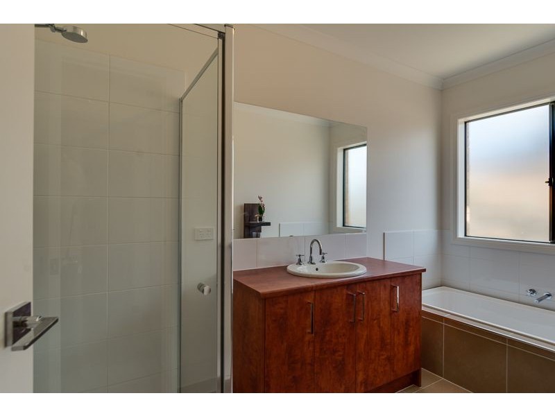 32 Willowbrae Way, Bannockburn VIC 3331