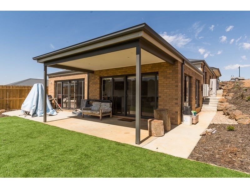 32 Willowbrae Way, Bannockburn VIC 3331