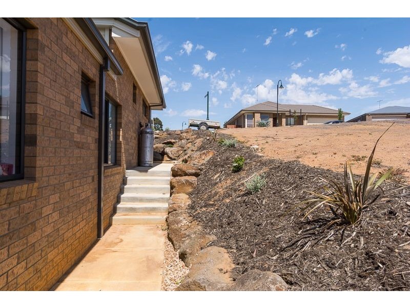 32 Willowbrae Way, Bannockburn VIC 3331