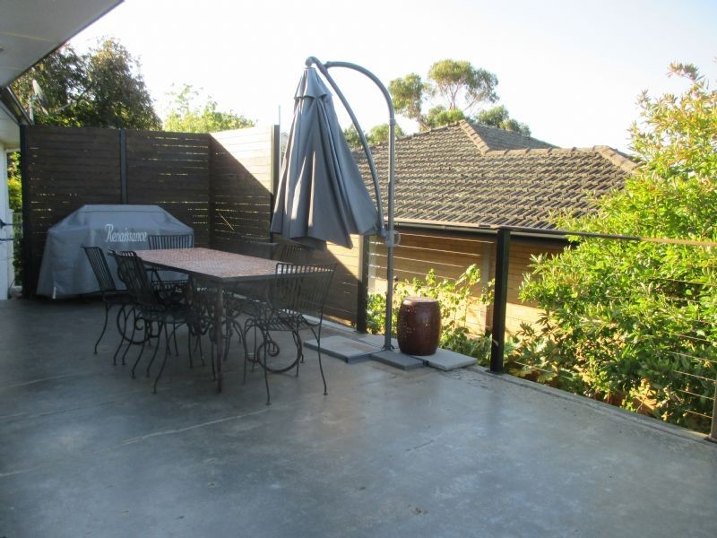 26 Cara Road, Highton VIC 3216