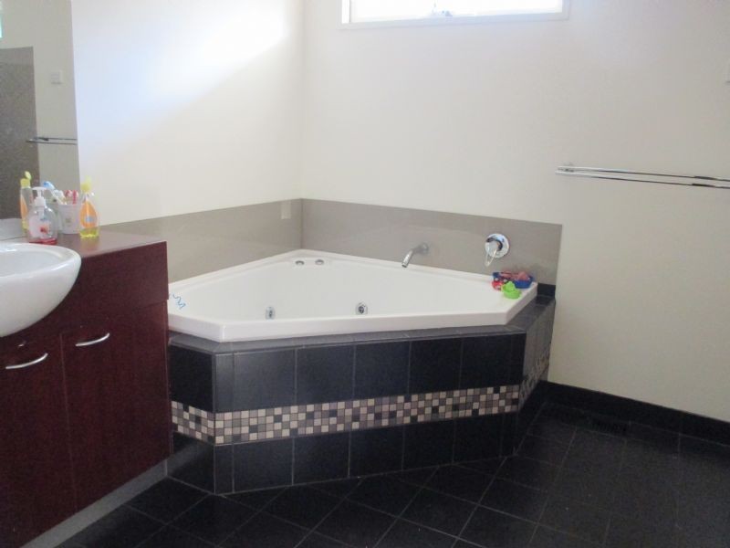 26 Cara Road, Highton VIC 3216