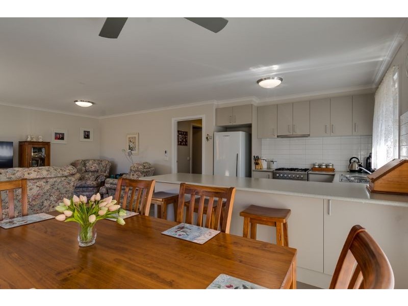 2/15 Burnside Road, Bannockburn VIC 3331