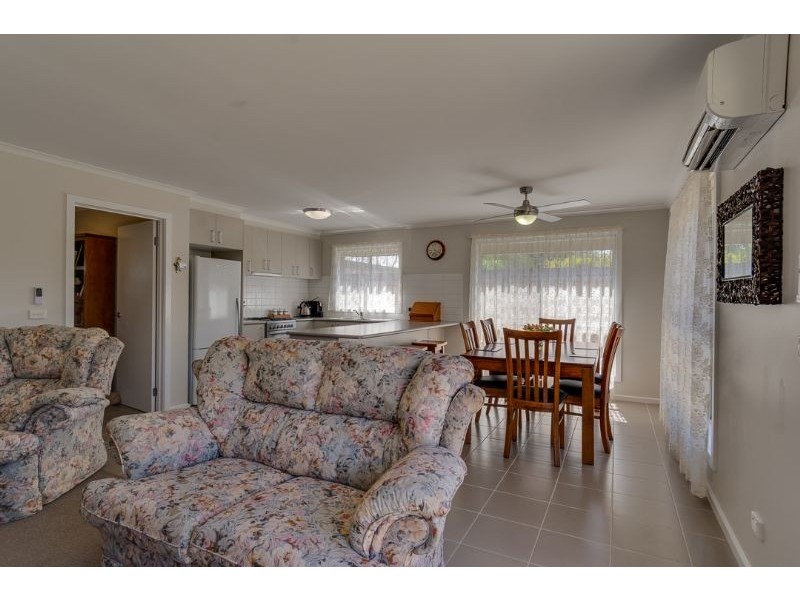 2/15 Burnside Road, Bannockburn VIC 3331