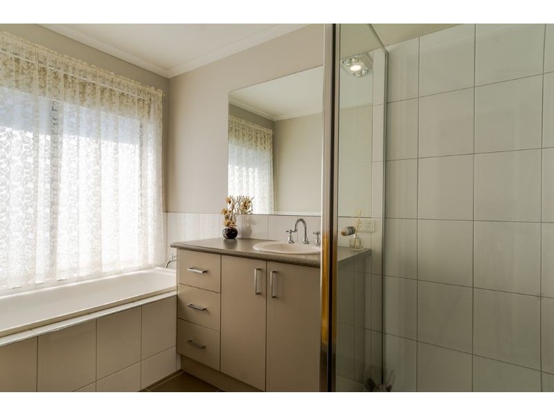 2/15 Burnside Road, Bannockburn VIC 3331