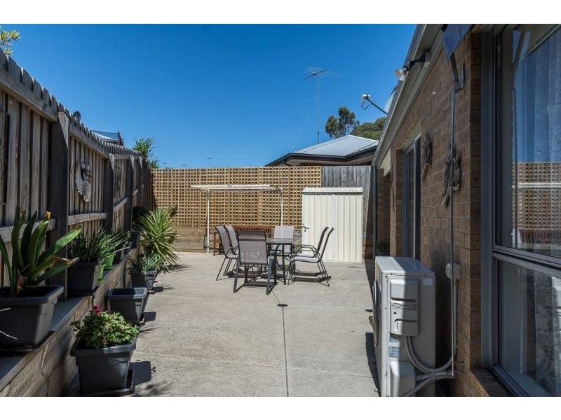 2/15 Burnside Road, Bannockburn VIC 3331