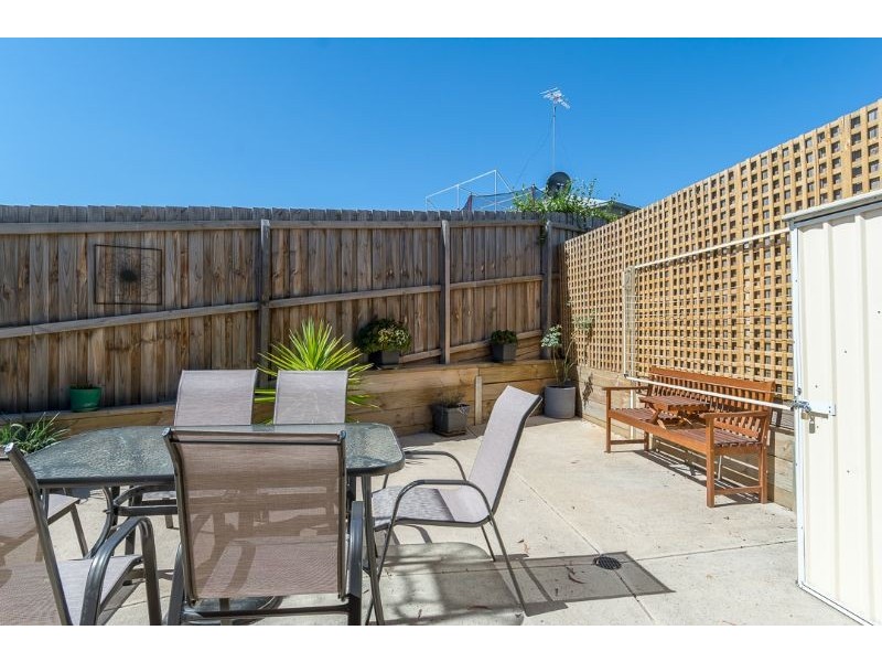 2/15 Burnside Road, Bannockburn VIC 3331