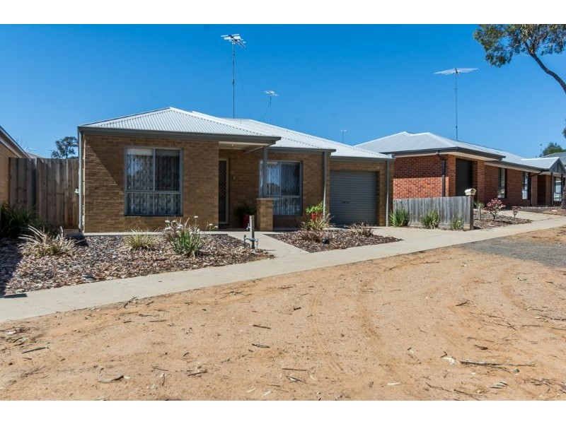 2/15 Burnside Road, Bannockburn VIC 3331